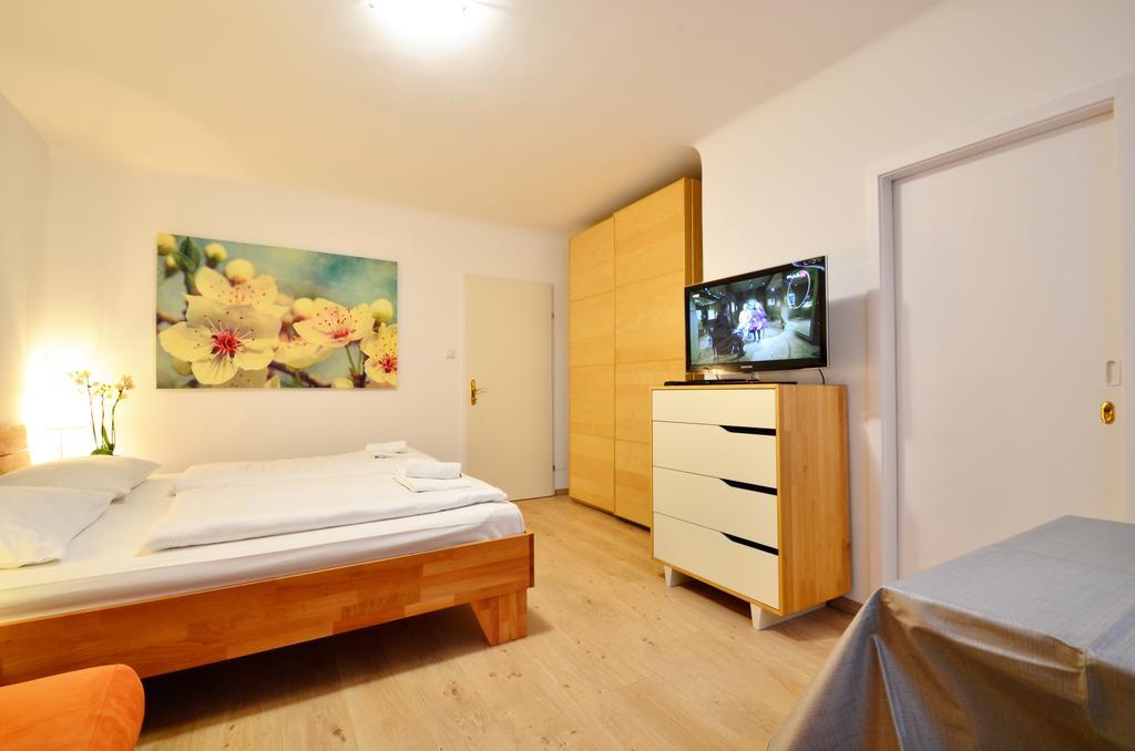 Ajo Central Vienna Room photo