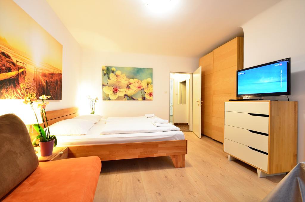 Ajo Central Vienna Room photo