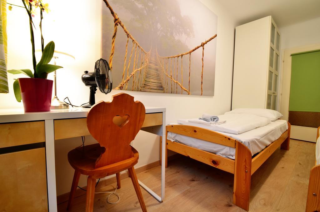 Ajo Central Vienna Room photo