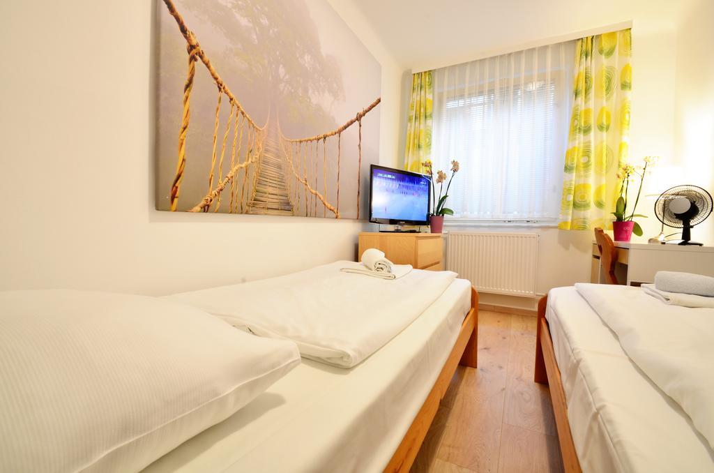 Ajo Central Vienna Room photo